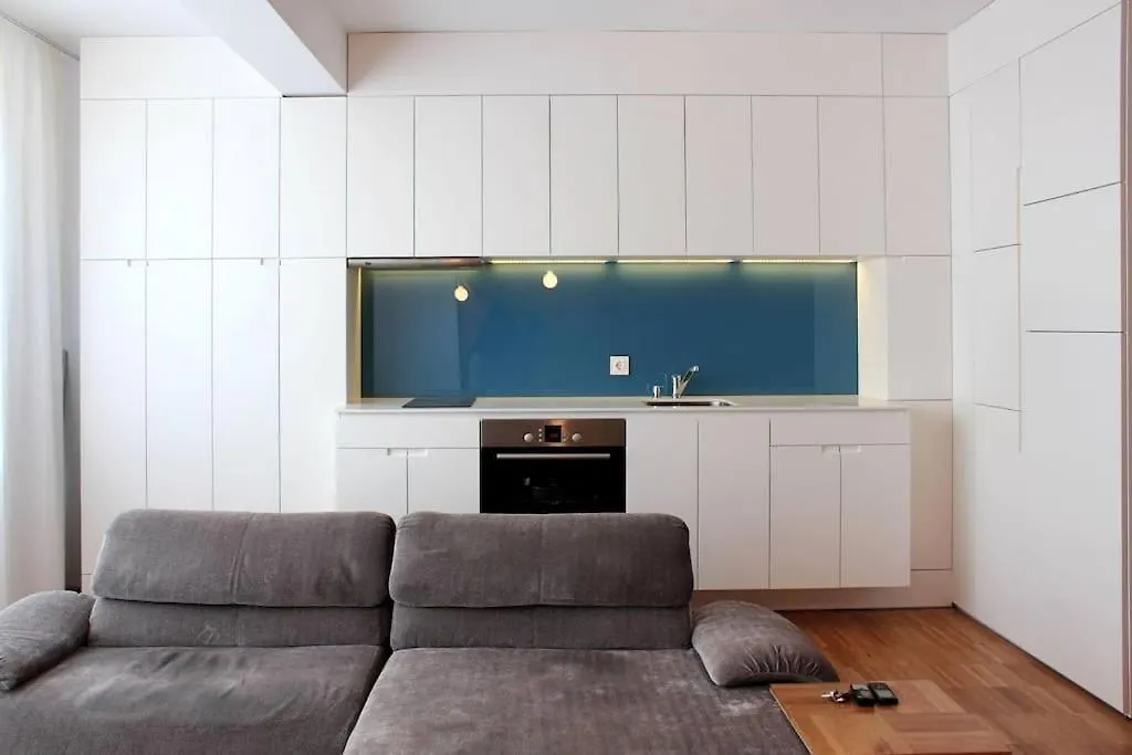 Central Apartment With Free Parking And Balcony Sófia