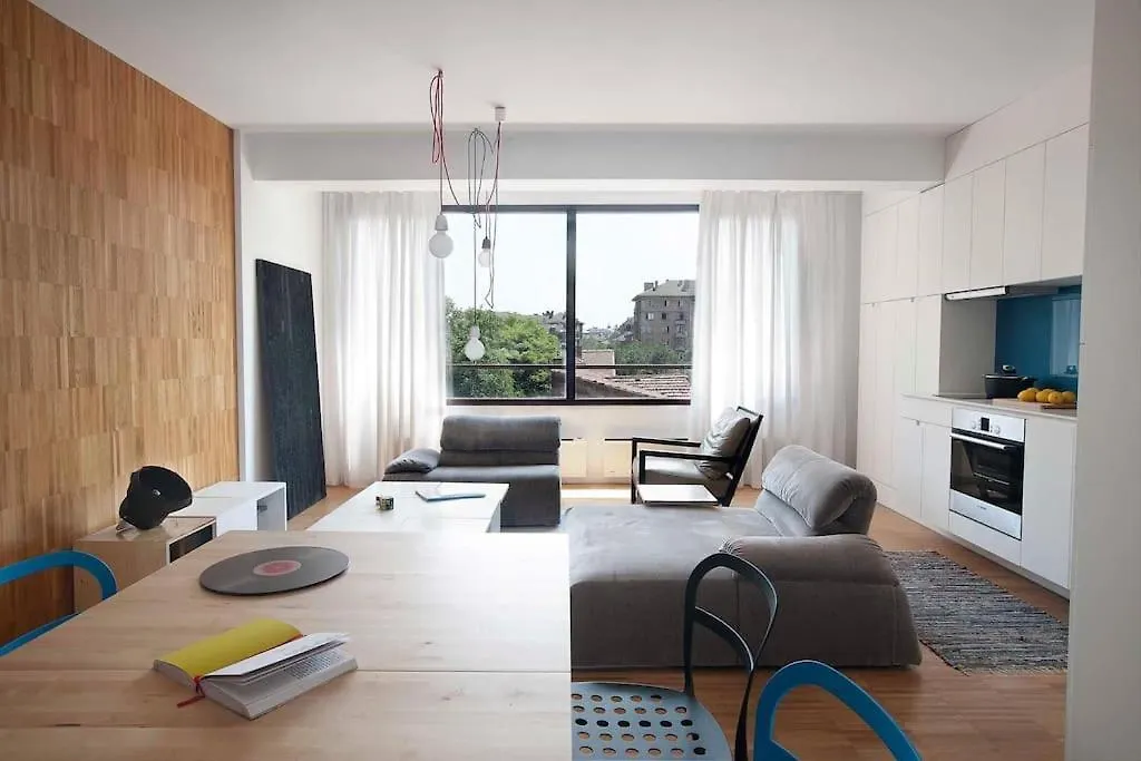 Central Apartment With Free Parking And Balcony Sofia